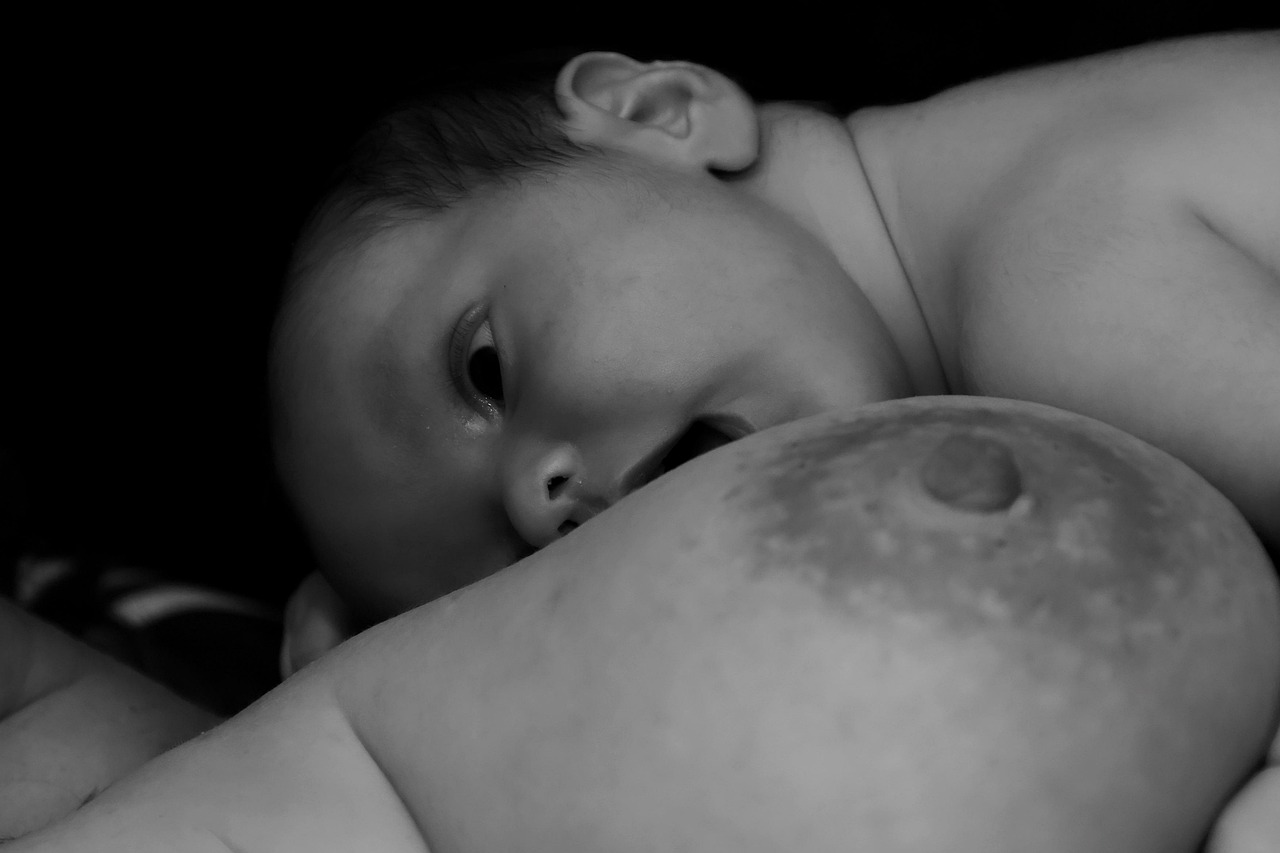 découvrez les changements physiques et émotionnels après l'accouchement, ainsi que des conseils pour bien vivre la période postpartum.