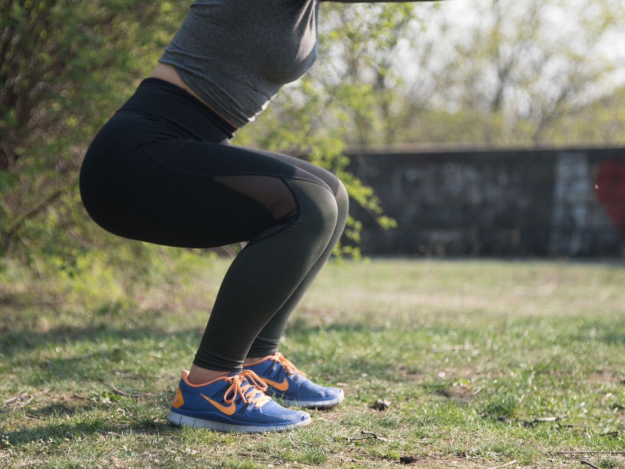 découvrez des conseils et des stratégies efficaces pour retrouver votre poids d'avant la grossesse après l'accouchement. apprenez comment combiner alimentation équilibrée et exercices adaptés pour une perte de poids saine et durable durant la période postpartum.