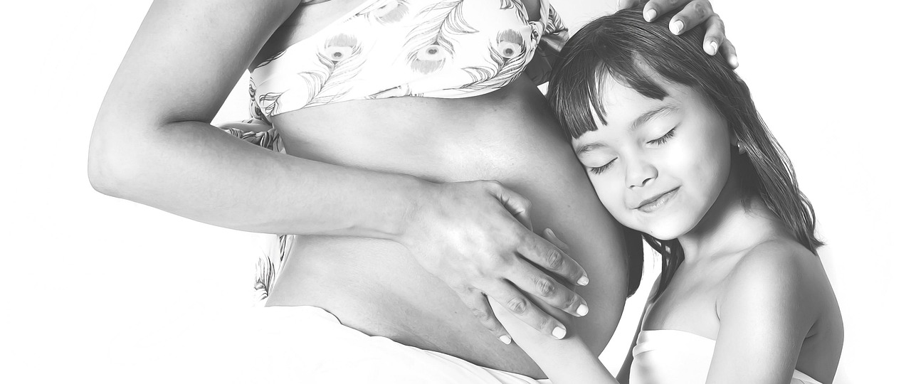 découvrez tout ce que vous devez savoir sur la prise de poids pendant la grossesse. apprenez les facteurs influençant le poids, les recommandations nutritionnelles et des conseils pour gérer votre santé tout au long de cette période unique.