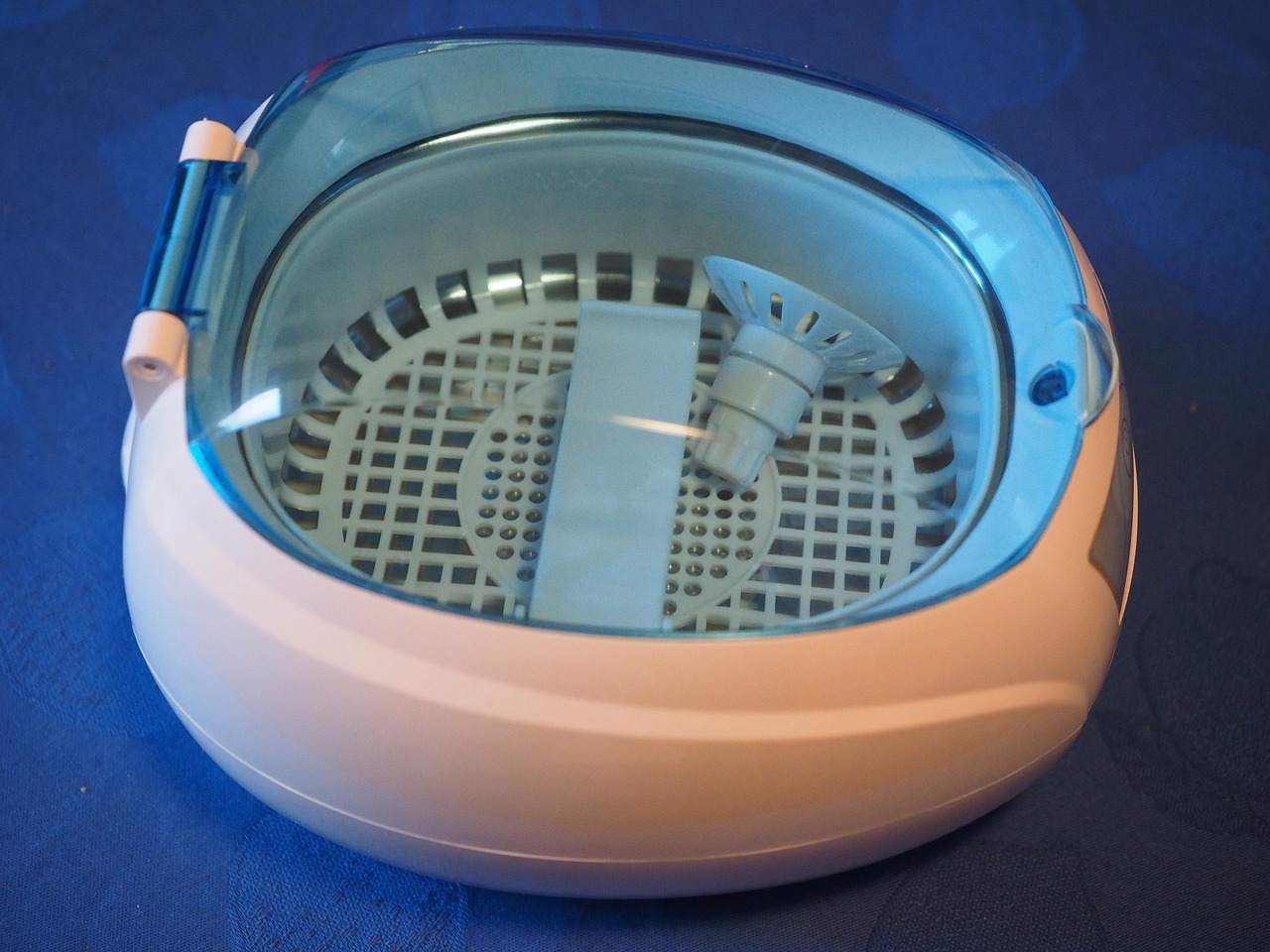 découvrez tout ce qu'il faut savoir sur l'échographie, une technique d'imagerie médicale non invasive utilisée pour visualiser les organes internes, le développement fœtal et diagnostiquer diverses conditions.