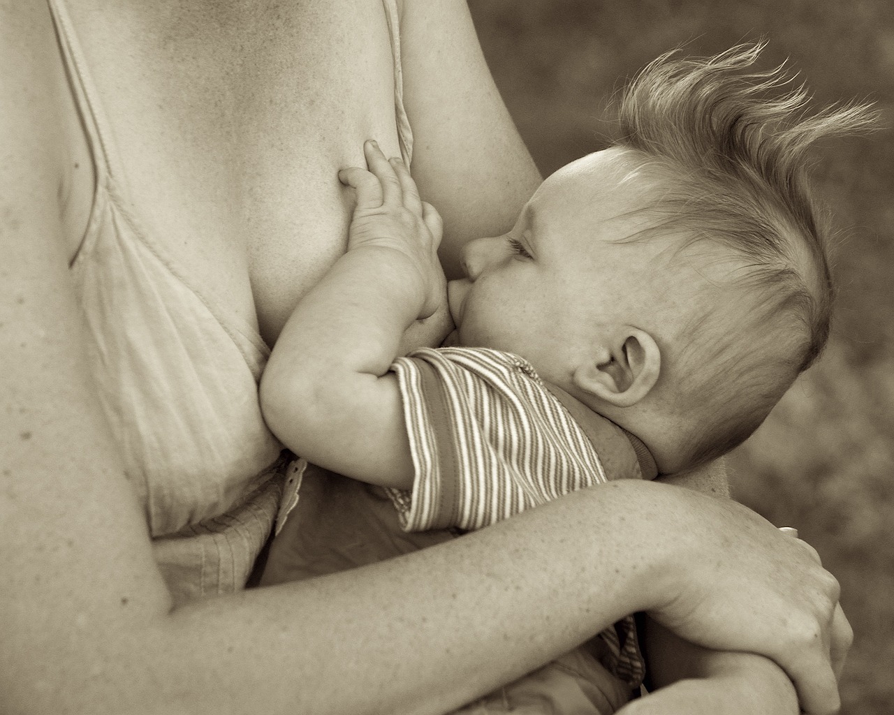 préparez-vous à l'allaitement avec nos conseils pratiques et astuces essentielles. découvrez comment créer un environnement favorable pour vous et votre bébé, gérer les défis courants et profiter pleinement de cette expérience unique. allaitement : préparation, soutien et bonheur au rendez-vous !