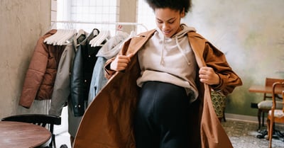 Mode pour femmes enceintes : astuces pour rester élégante pendant la grossesse