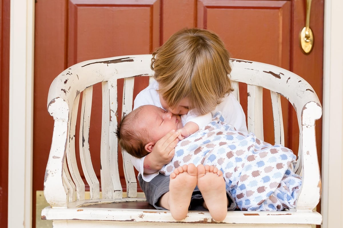 Suivi post-natal : étapes essentielles et conseils pour une récupération optimale après l’accouchement