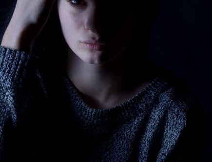 découvrez les causes, symptômes et traitements de la dépression postpartum pour mieux comprendre et accompagner les nouvelles mamans.